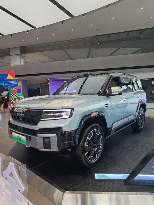 重庆216比亚迪方程豹硬派越野的爆款，英菲尼迪35周年与你共成长